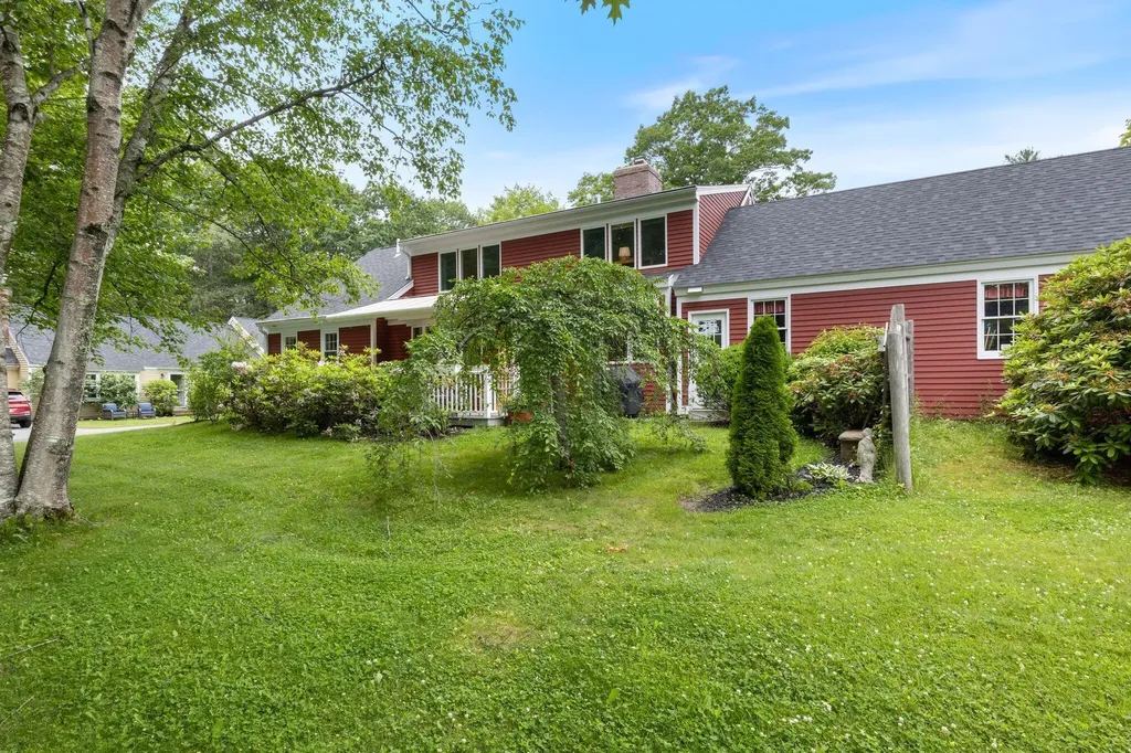22 Applegate Lane Falmouth ME 04105