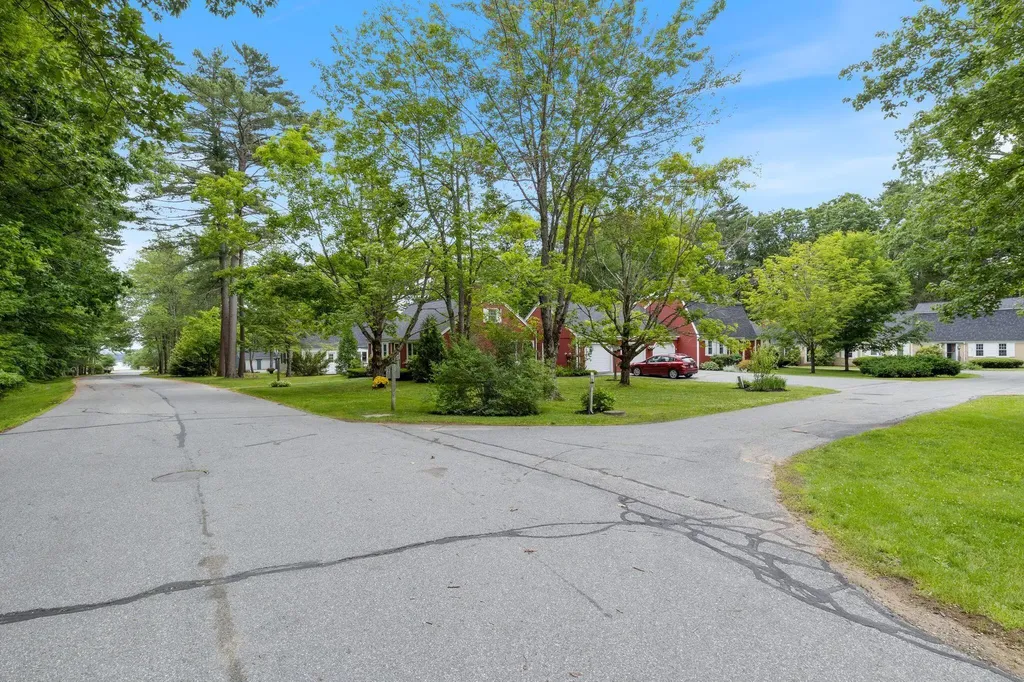 22 Applegate Lane Falmouth ME 04105