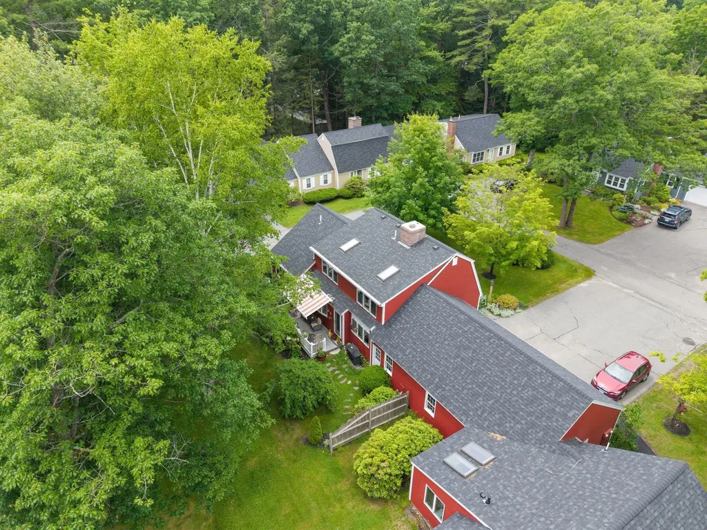 22 Applegate Lane Falmouth ME 04105