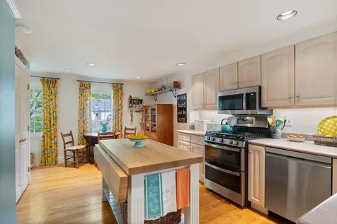 22 Applegate Lane Falmouth ME 04105