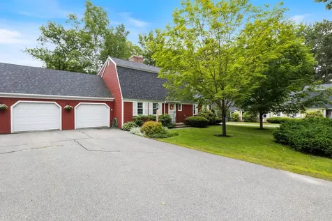 22 Applegate Lane Falmouth ME 04105