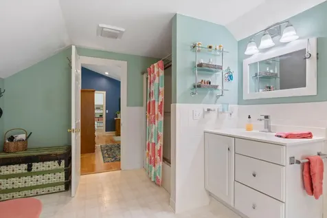 22 Applegate Lane Falmouth ME 04105