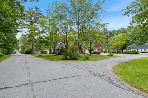 22 Applegate Lane Falmouth ME 04105