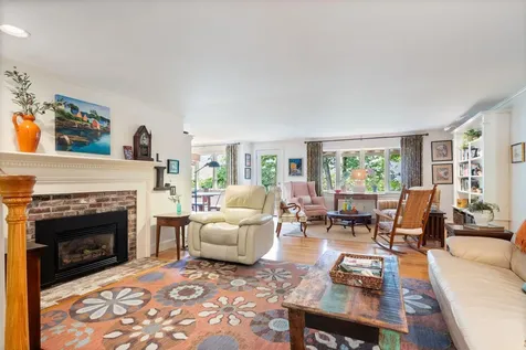 22 Applegate Lane Falmouth ME 04105