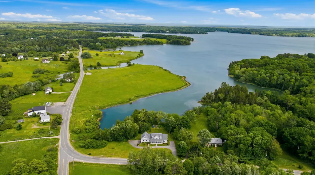 18 Pleasant Point Road Cushing ME 04563