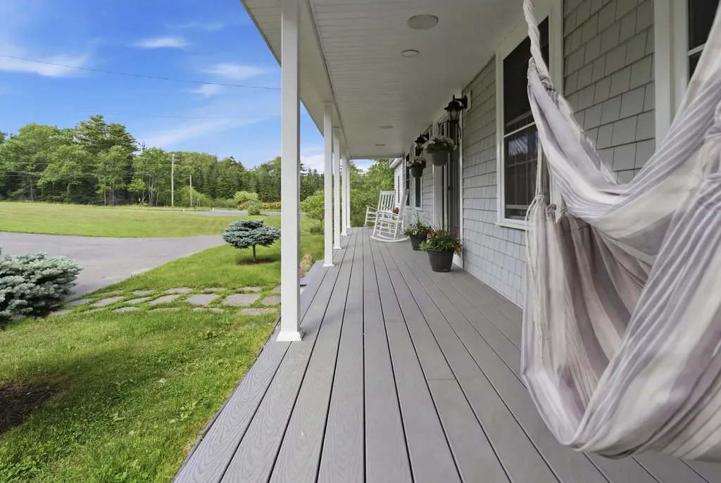18 Pleasant Point Road Cushing ME 04563