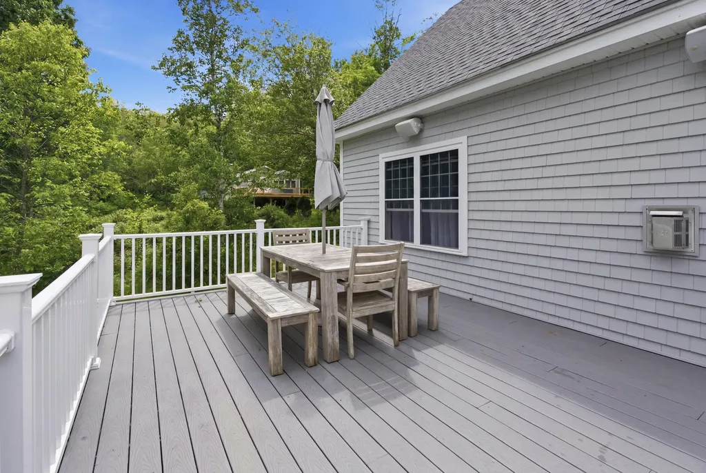 18 Pleasant Point Road Cushing ME 04563