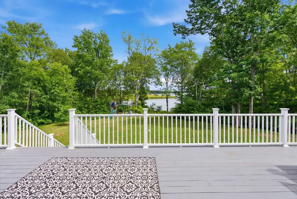 18 Pleasant Point Road Cushing ME 04563