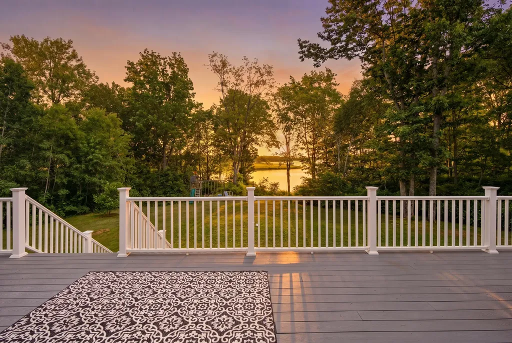 18 Pleasant Point Road Cushing ME 04563