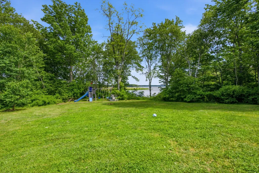 18 Pleasant Point Road Cushing ME 04563
