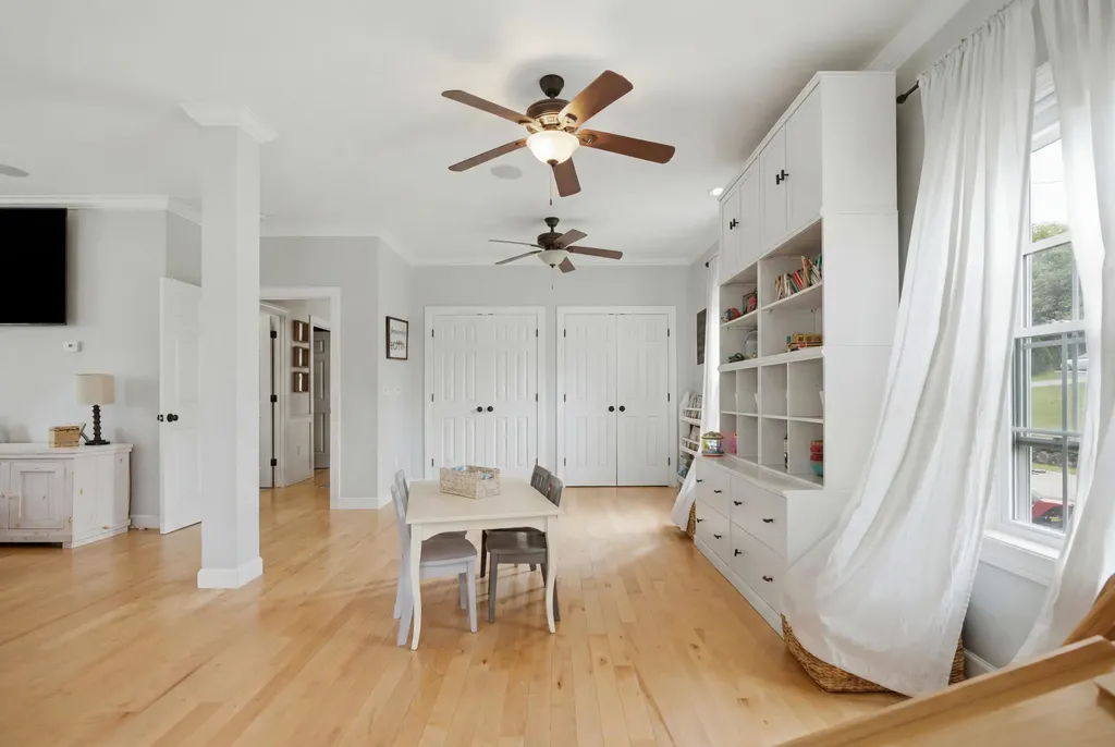 18 Pleasant Point Road Cushing ME 04563