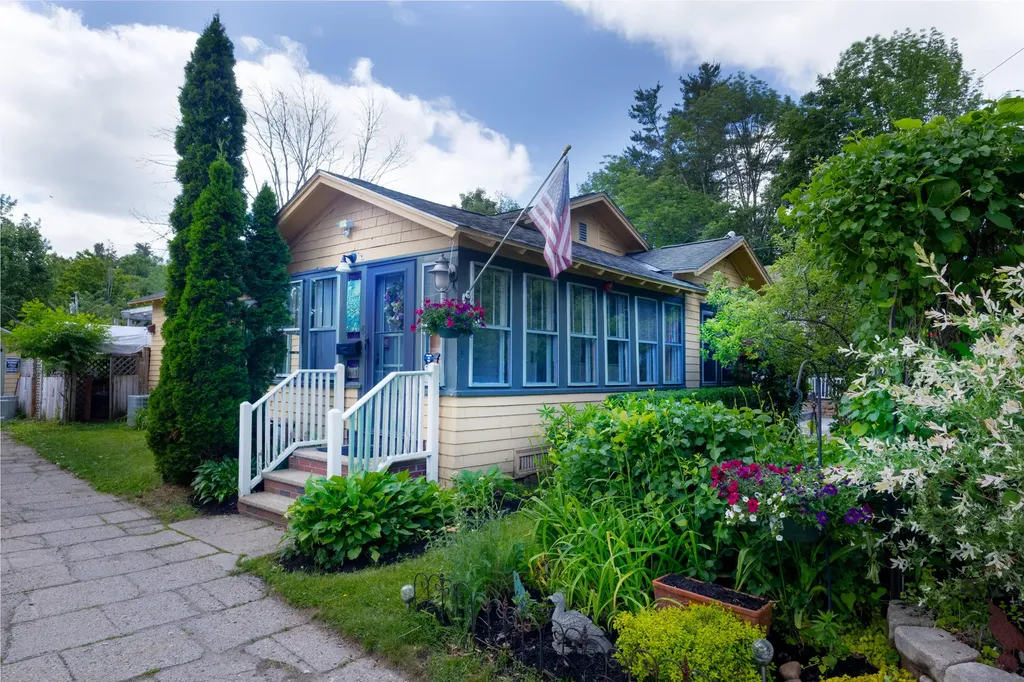 8 Auburn Street Sanford ME 04083