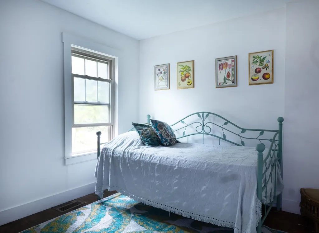 8 Auburn Street Sanford ME 04083