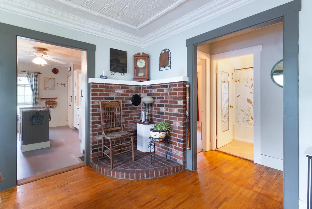 8 Auburn Street Sanford ME 04083