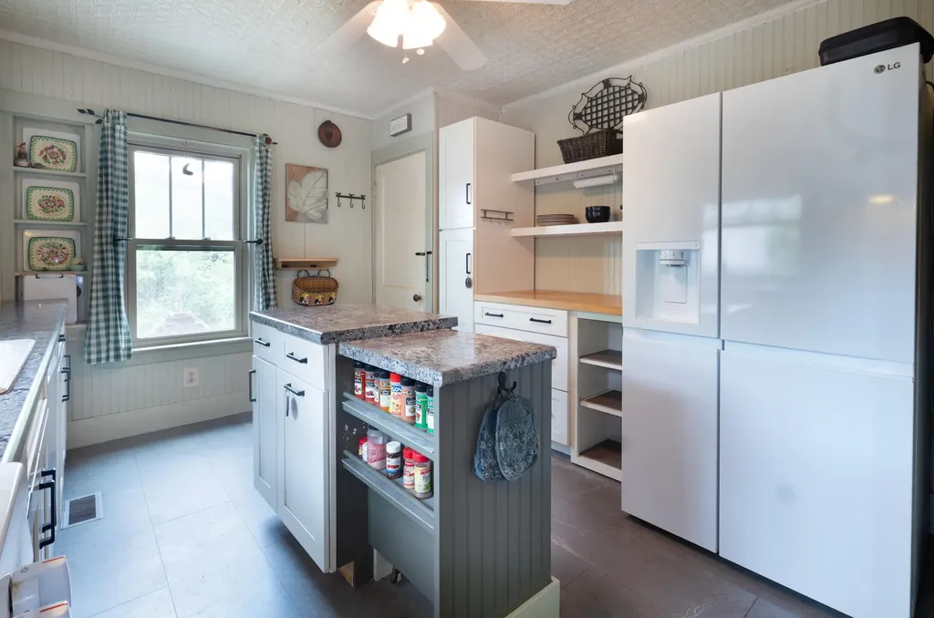 8 Auburn Street Sanford ME 04083