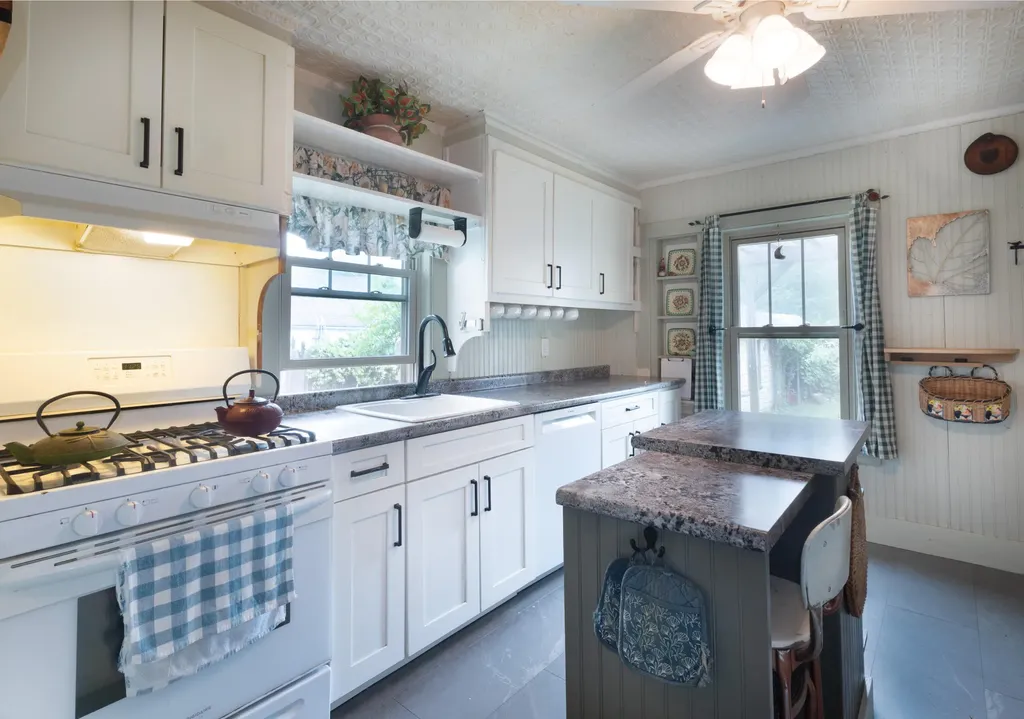 8 Auburn Street Sanford ME 04083