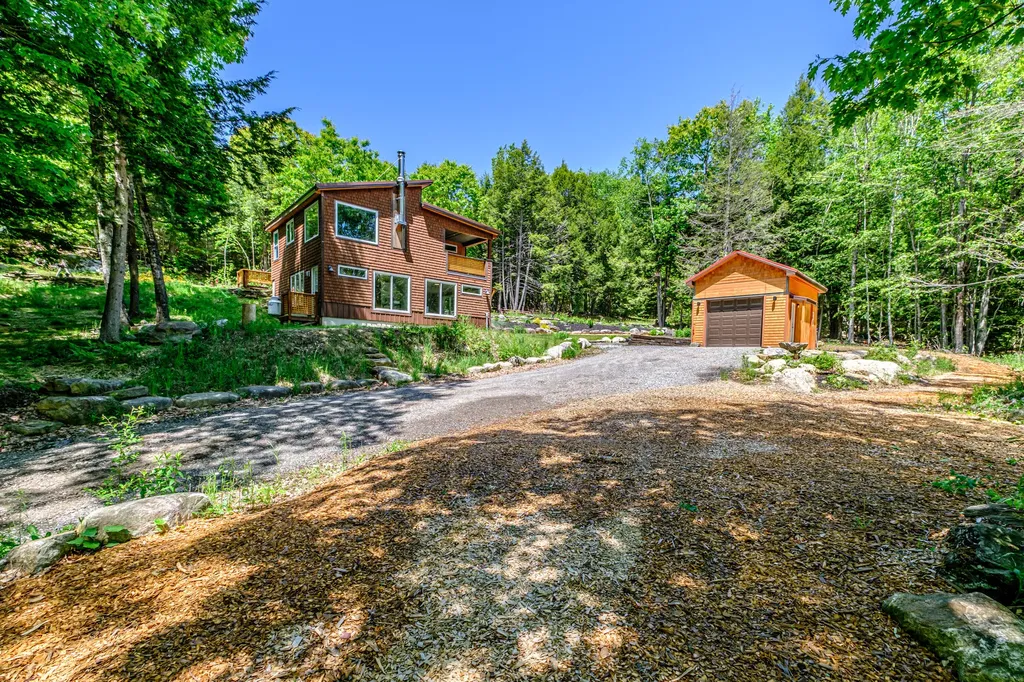 179 Hunter Road Dresden ME 04342