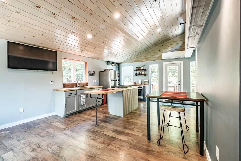 179 Hunter Road Dresden ME 04342