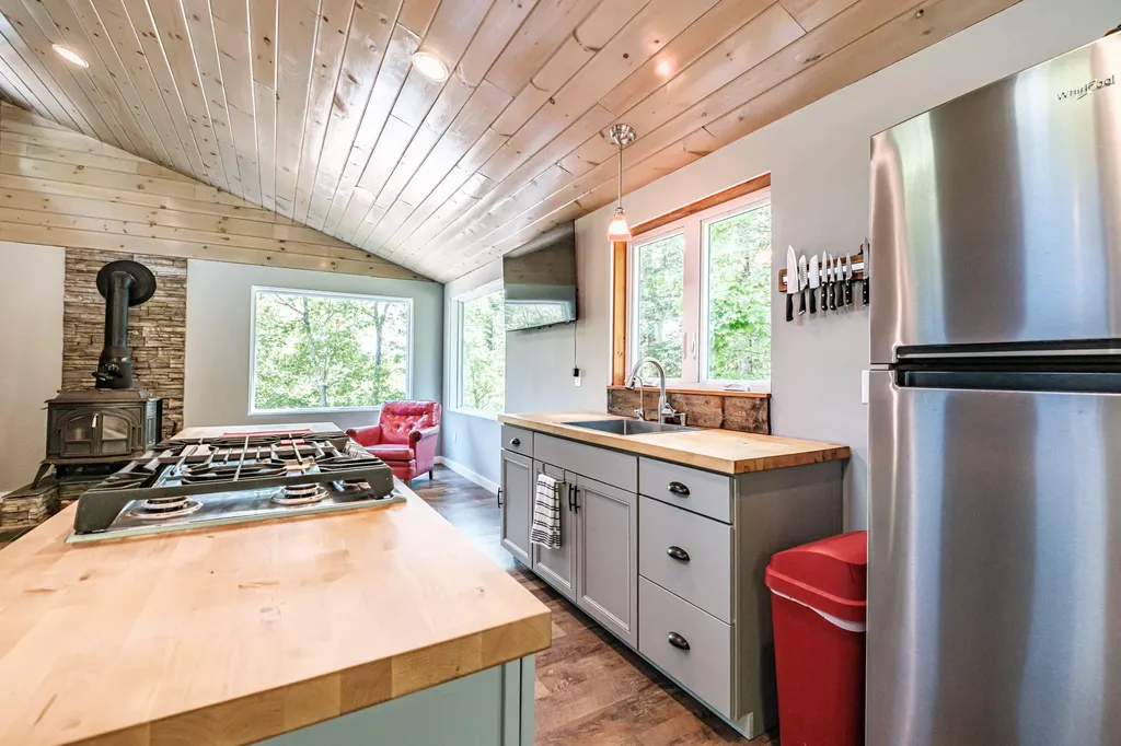 179 Hunter Road Dresden ME 04342