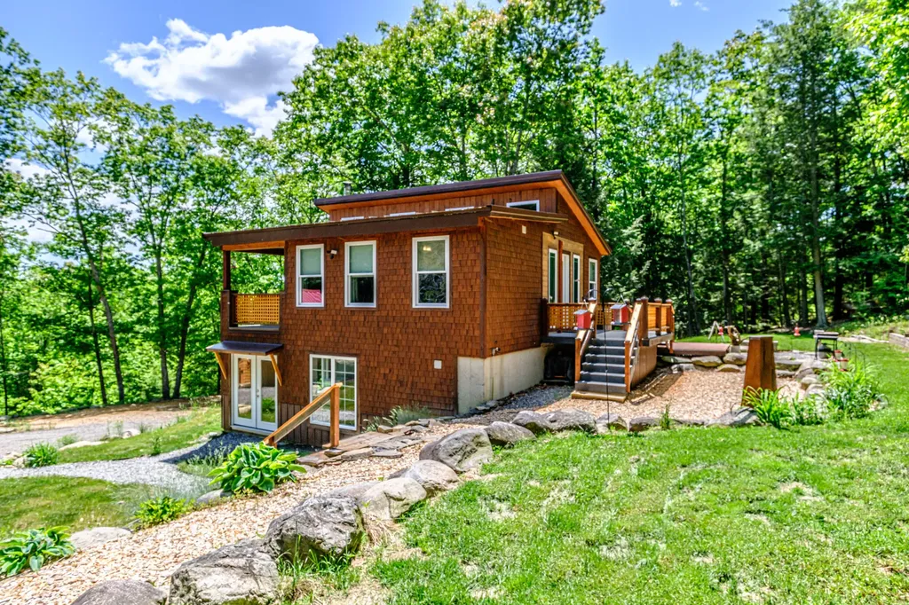 179 Hunter Road Dresden ME 04342