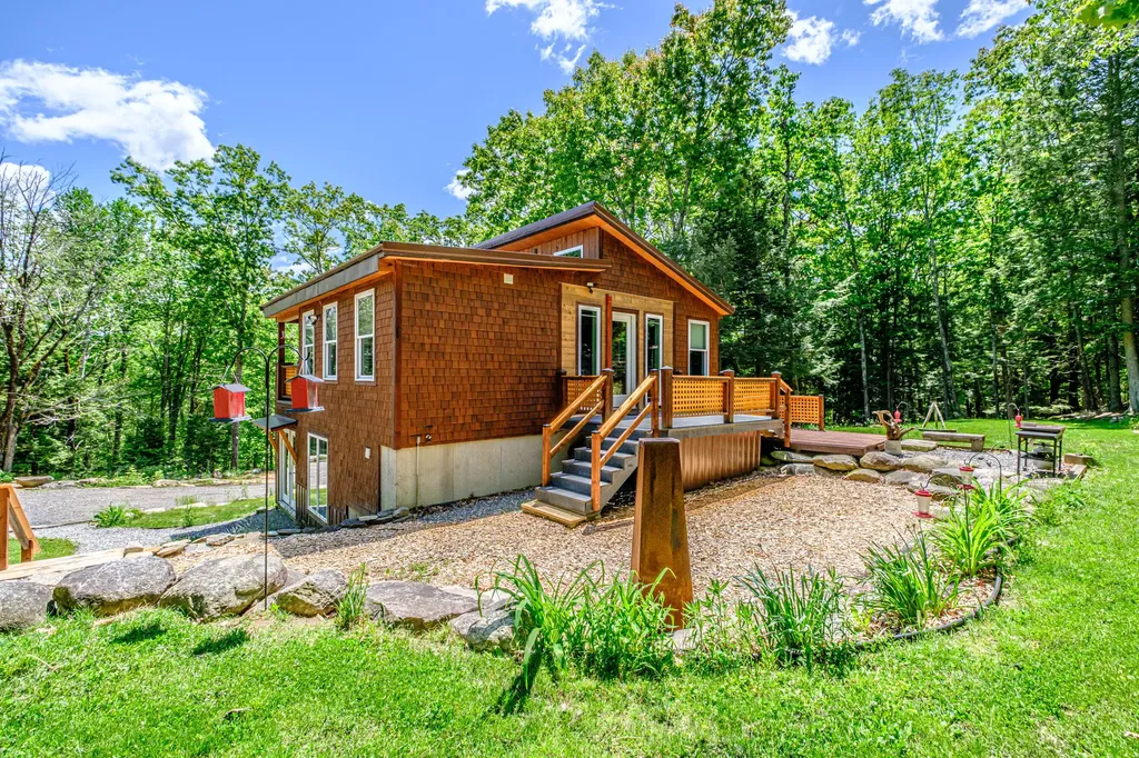 179 Hunter Road Dresden ME 04342