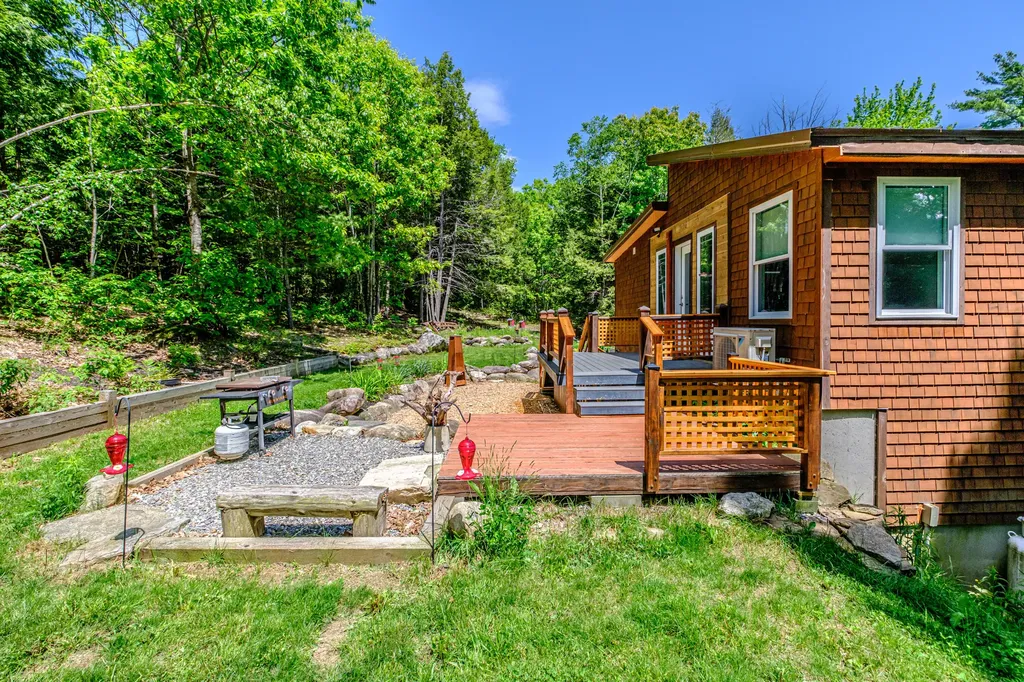 179 Hunter Road Dresden ME 04342