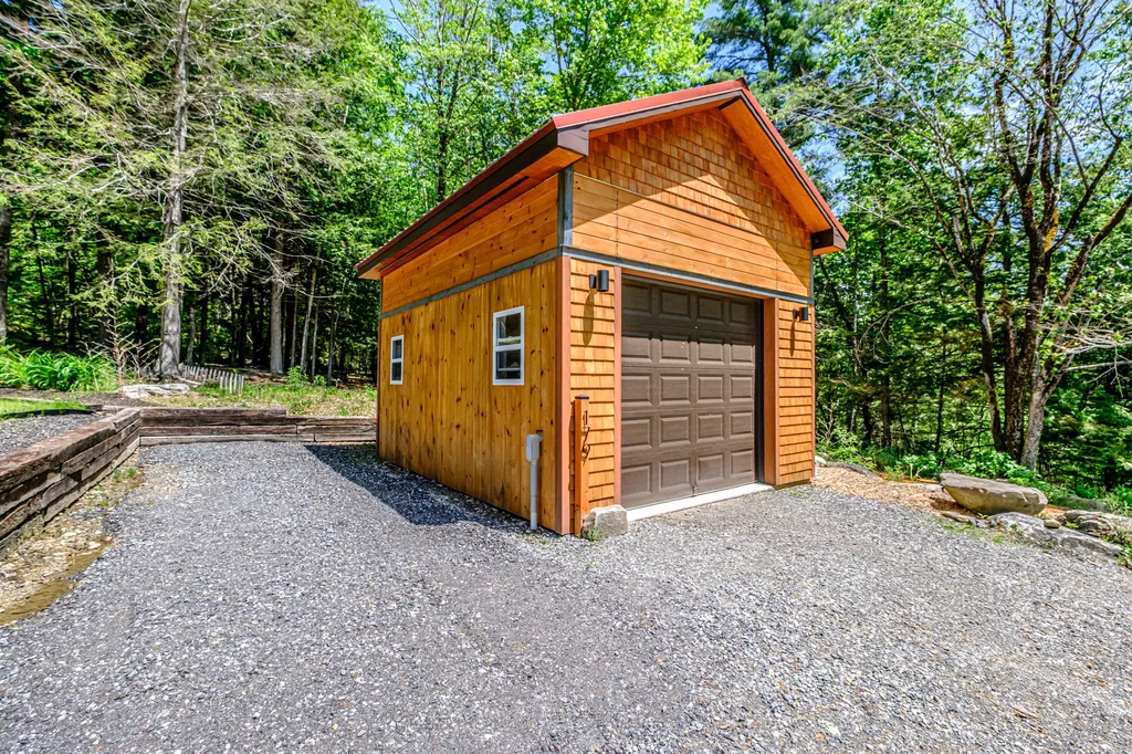 179 Hunter Road Dresden ME 04342