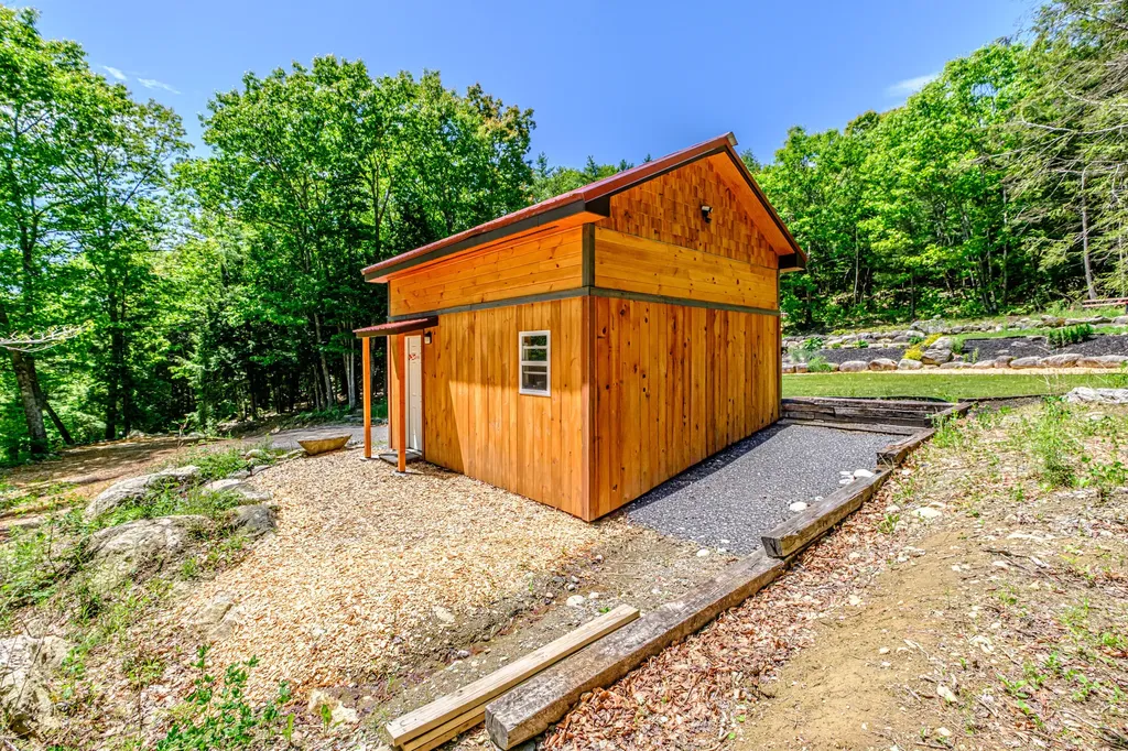 179 Hunter Road Dresden ME 04342