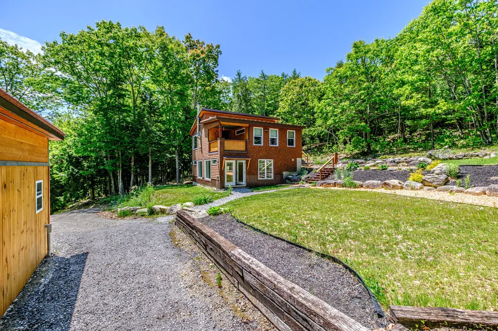 179 Hunter Road Dresden ME 04342