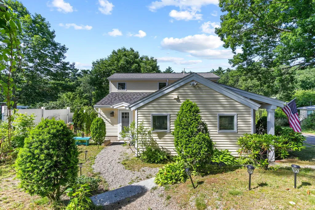 27 Somerset Avenue Old Orchard Beach ME 04064
