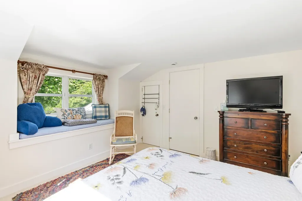 27 Somerset Avenue Old Orchard Beach ME 04064