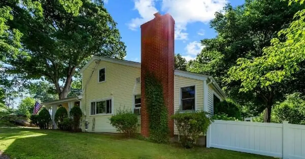 27 Somerset Avenue Old Orchard Beach ME 04064
