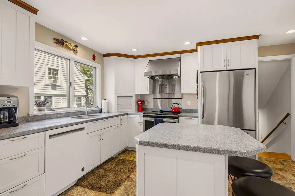 6 Proctor Avenue Kennebunkport ME 04046