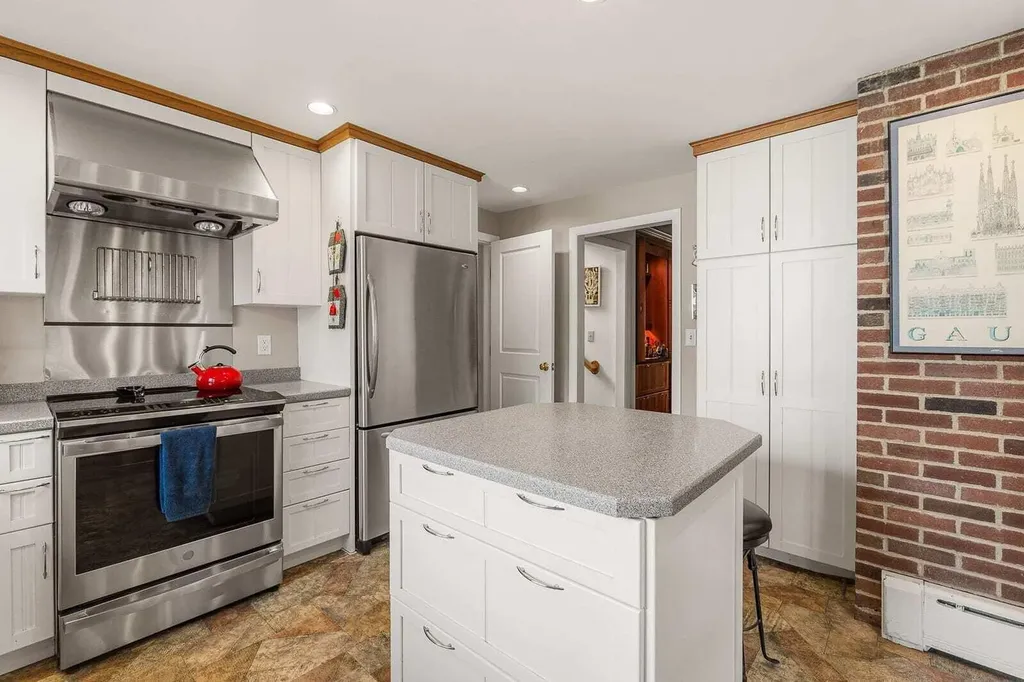 6 Proctor Avenue Kennebunkport ME 04046