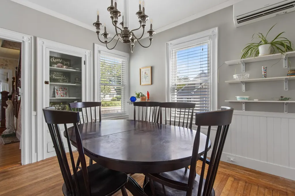 1584 Broadway South Portland ME 04106