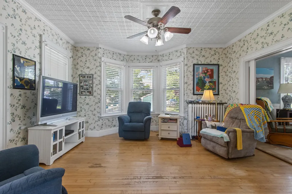 1584 Broadway South Portland ME 04106