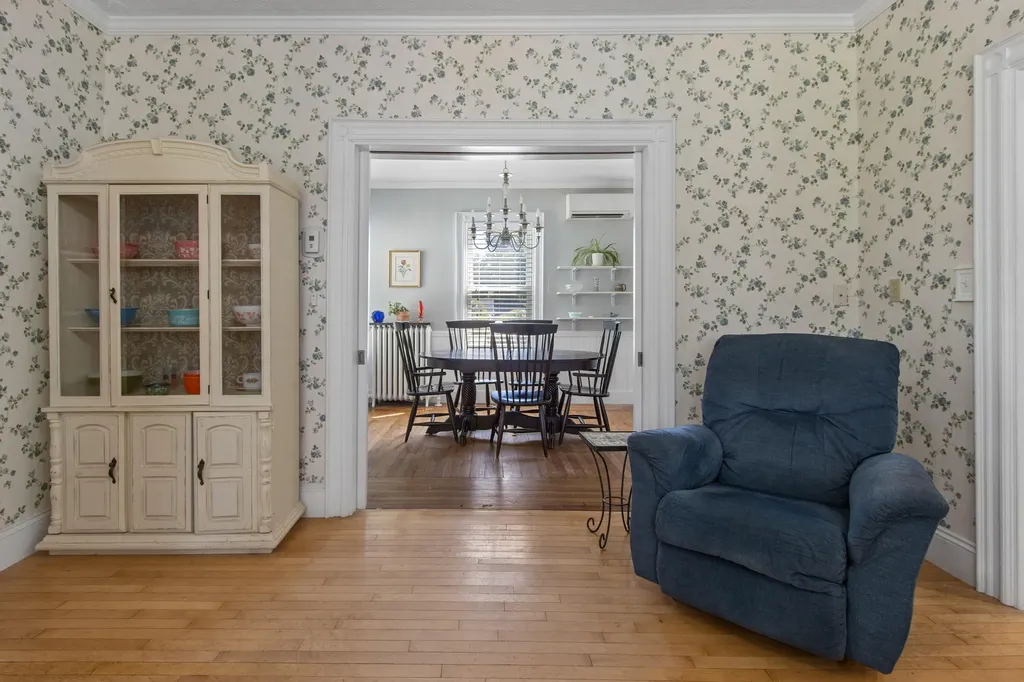 1584 Broadway South Portland ME 04106