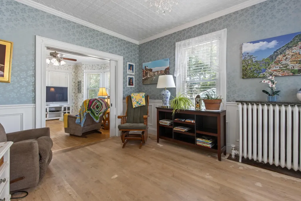 1584 Broadway South Portland ME 04106
