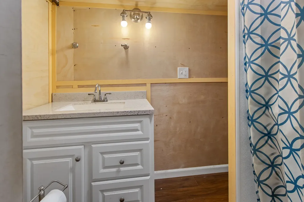 1584 Broadway South Portland ME 04106