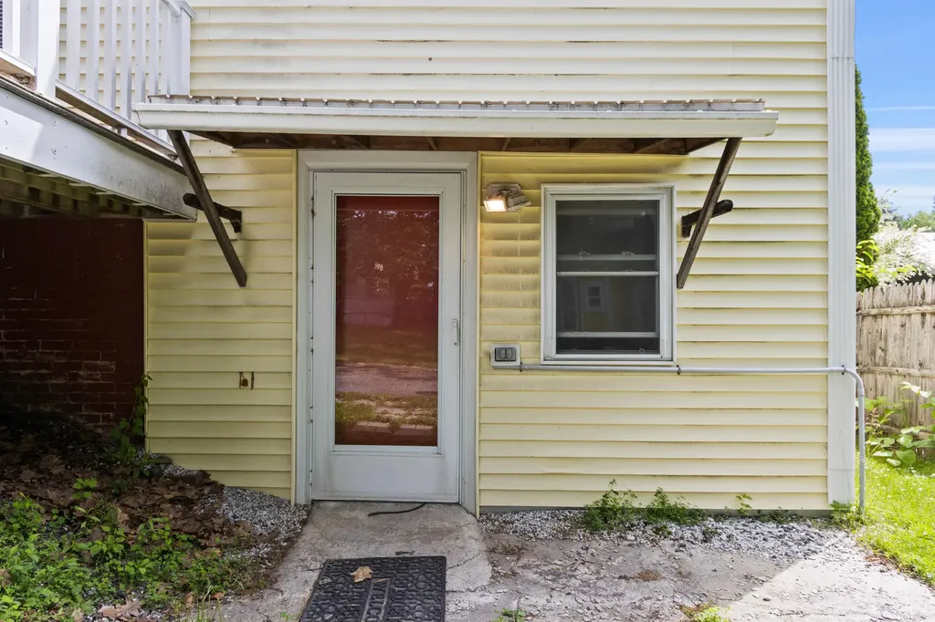 1584 Broadway South Portland ME 04106