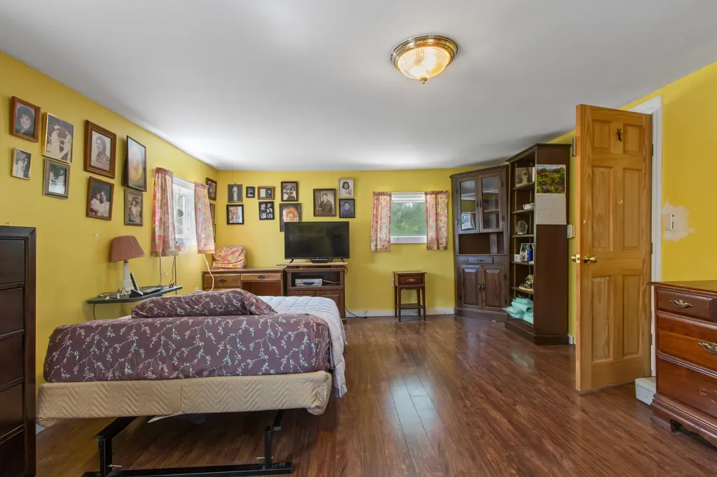 1584 Broadway South Portland ME 04106
