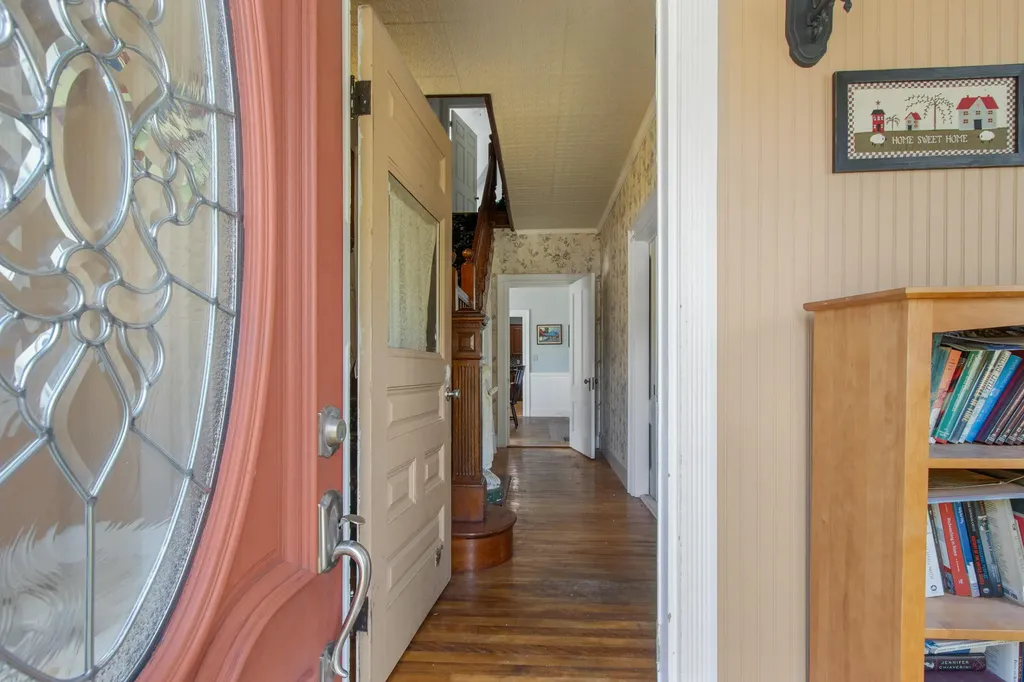 1584 Broadway South Portland ME 04106