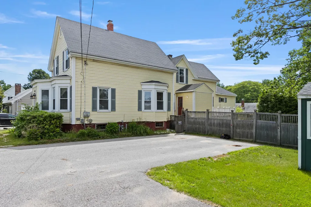 1584 Broadway South Portland ME 04106