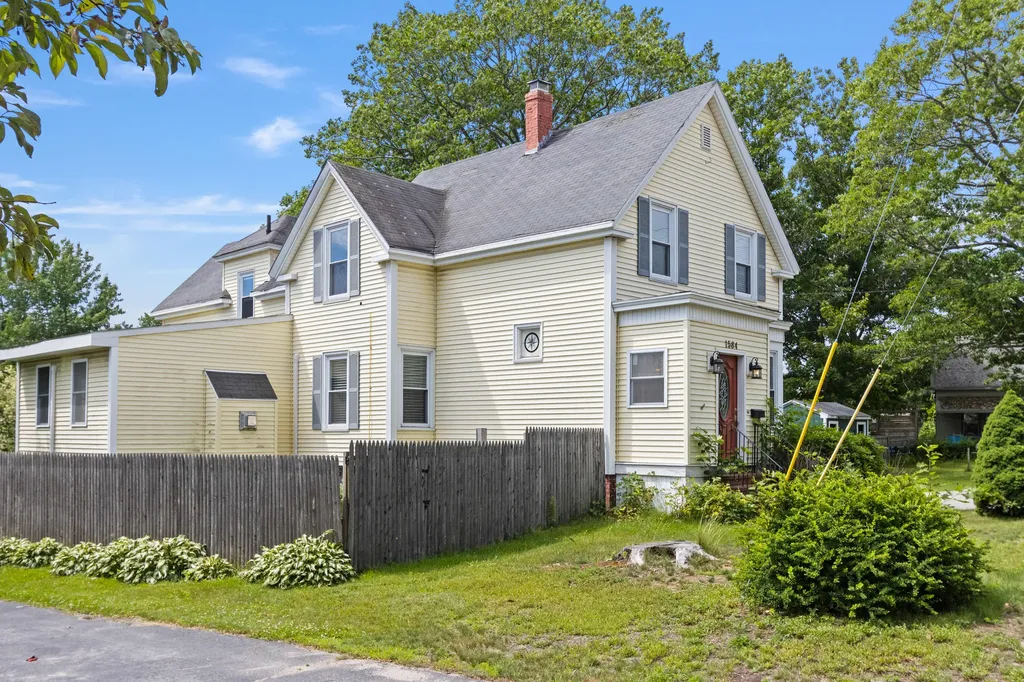 1584 Broadway South Portland ME 04106