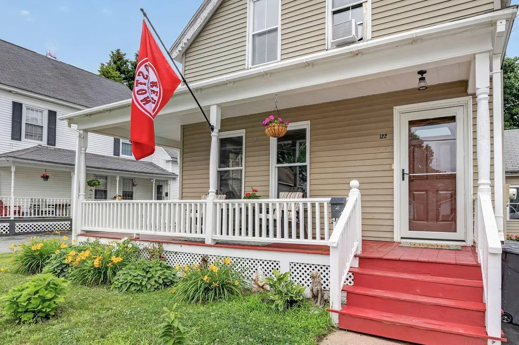 122 Jackson Street Sanford ME 04073