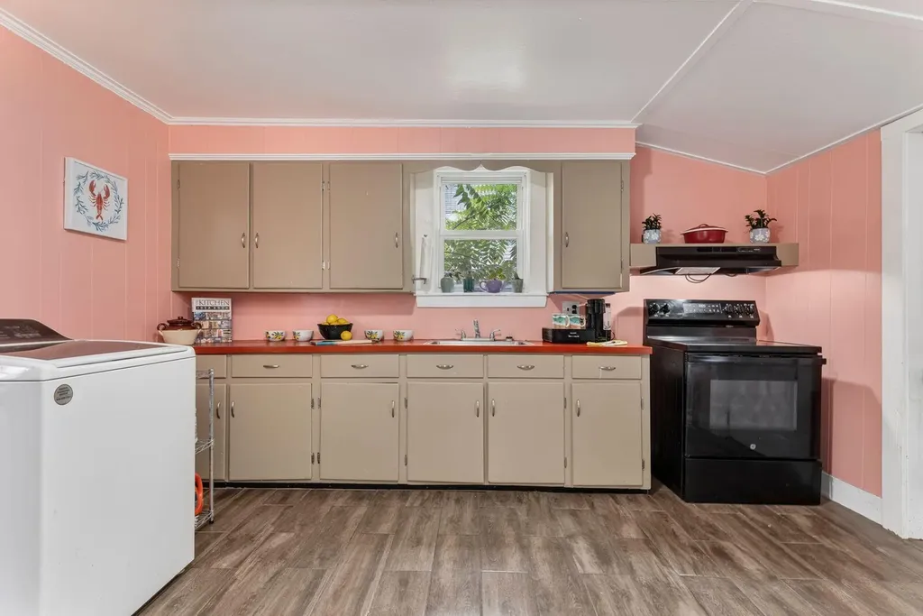 122 Jackson Street Sanford ME 04073
