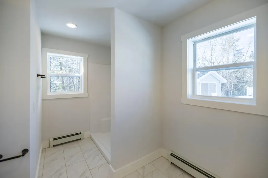 17 Streamside Drive Auburn ME 04210