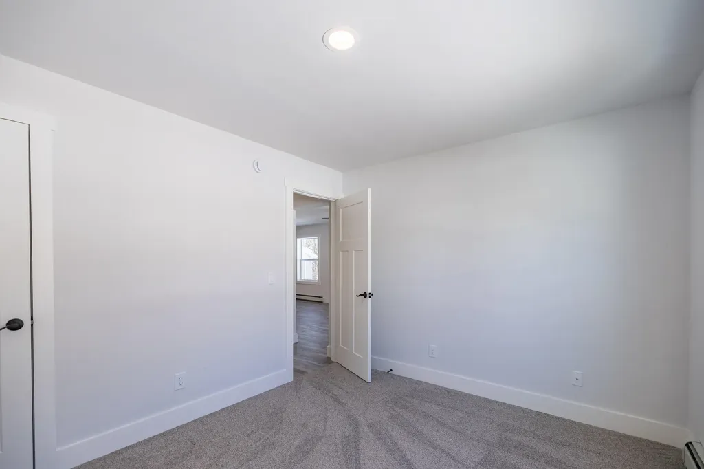 17 Streamside Drive Auburn ME 04210