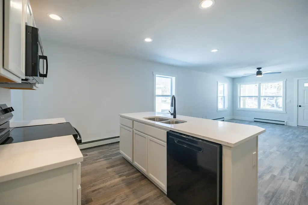 17 Streamside Drive Auburn ME 04210