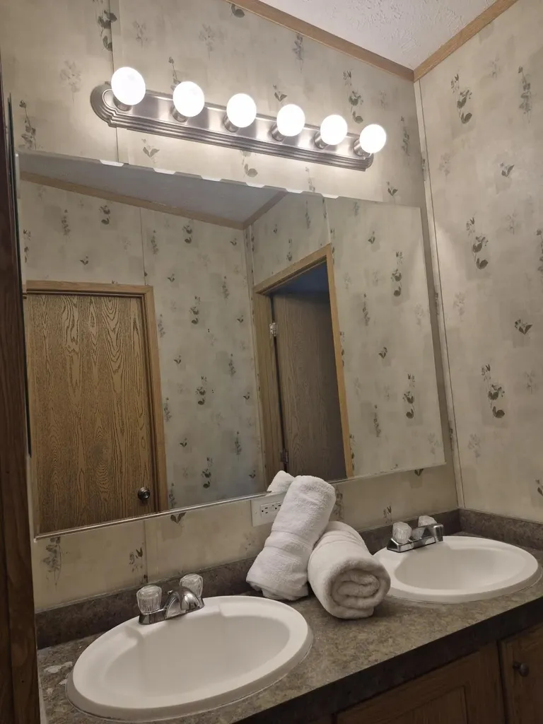 1142 West Road Belgrade ME 04917